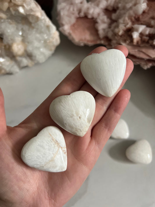 Scolecite Heart